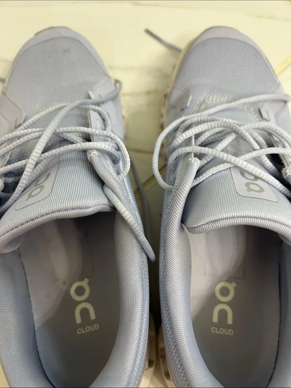 On Cloud Women's Light Blue Athletic Shoes. Size 7.5